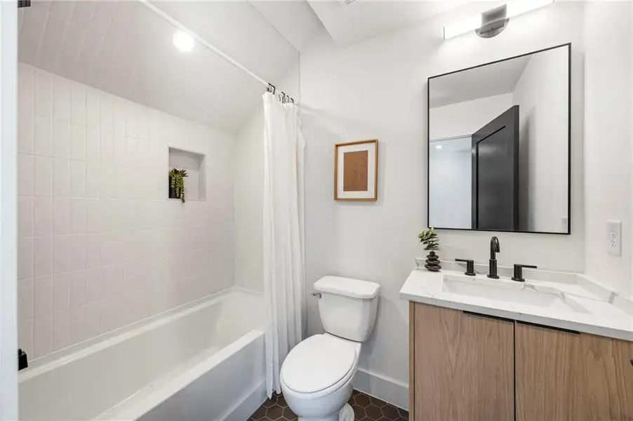 Furnished interior view inside a new home in , Atlanta (Image 7).