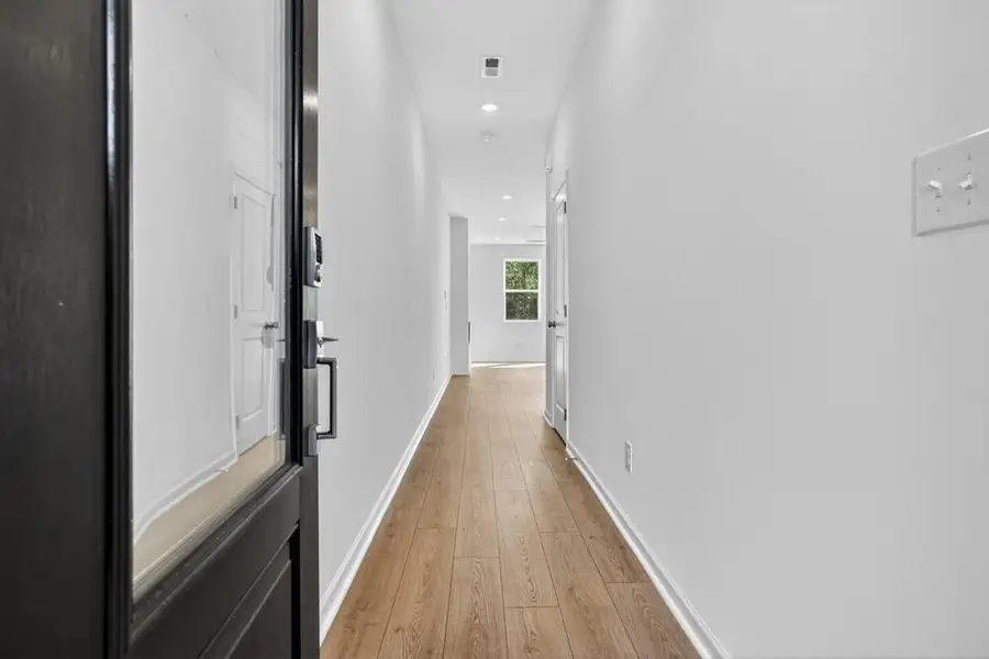 Spacious, unfurnished interior of a new home in Weatherfield, Buford (Image 33).