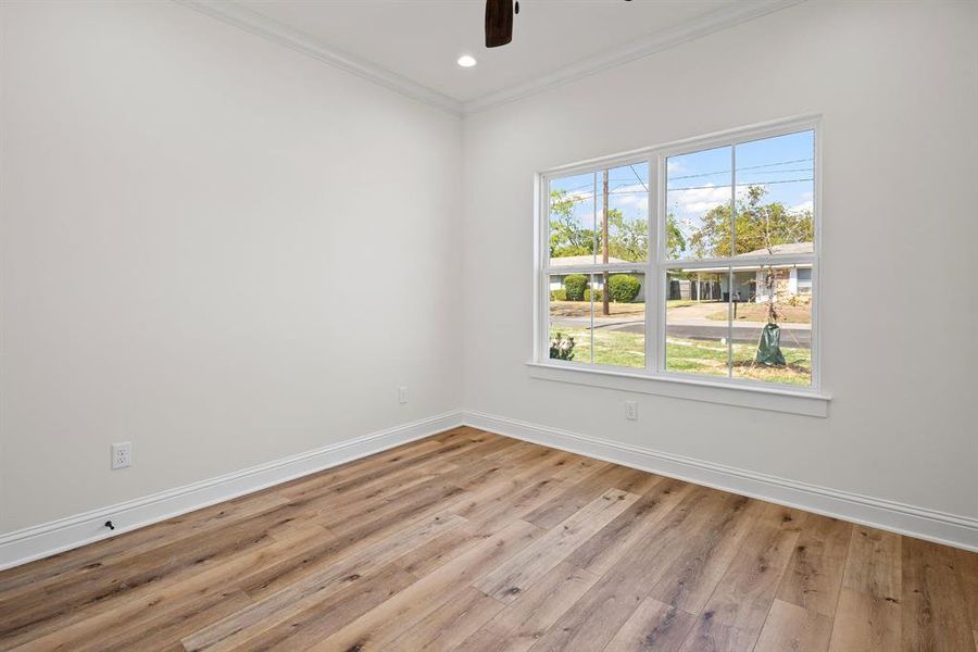 Spacious, unfurnished interior of a new home in , Sulphur Springs (Image 28).