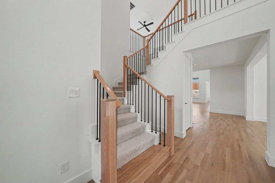 Spacious, unfurnished interior of a new home in Aster Park, McKinney (Image 19).