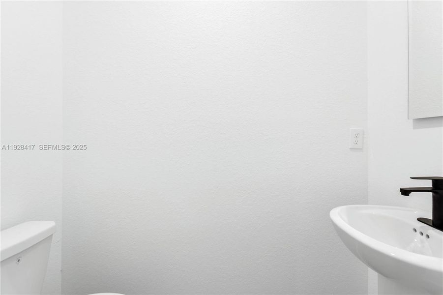 Close-up of interior finishes inside a home in , Lehigh Acres (Image 12). Close-up of interior finishes inside a home in , Lehigh Acres (Image 12).