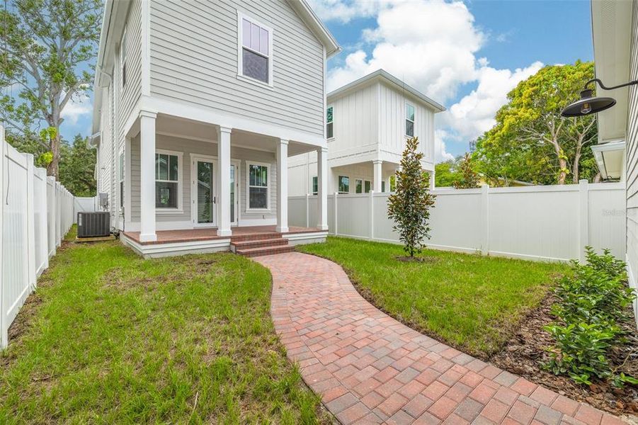 Exterior details and patio area of a home in , St. Petersburg (Image 3).