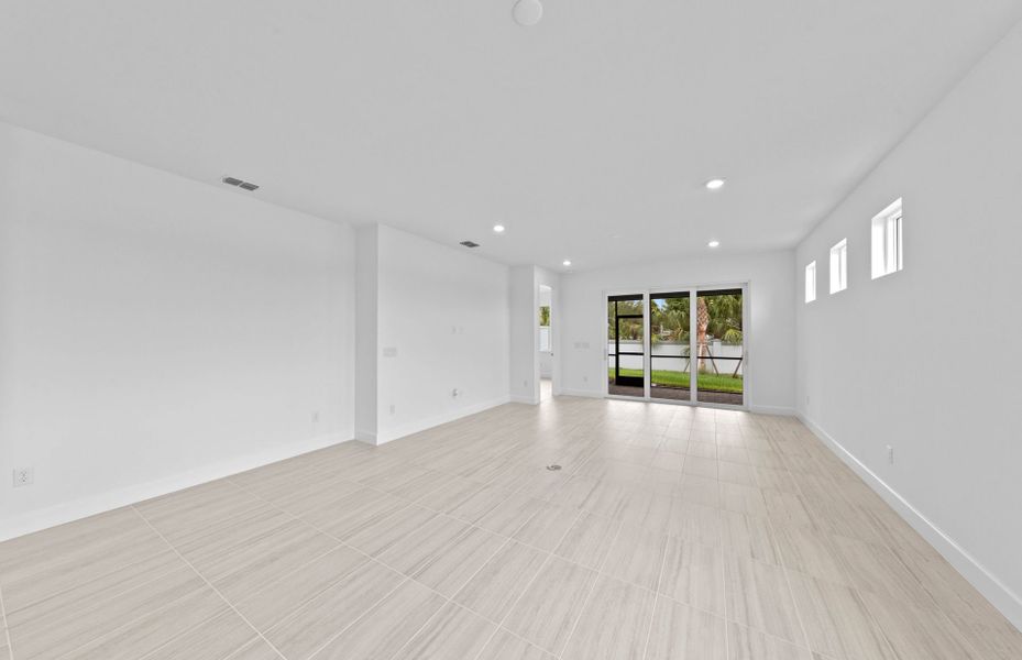 Spacious, unfurnished interior of a new home in Shores at Stillwater, Englewood (Image 19). Spacious, unfurnished interior of a new home in Shores at Stillwater, Englewood (Image 19).