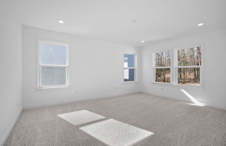 Spacious, unfurnished interior of a new home in Elmbrook, Indian Trail (Image 30).