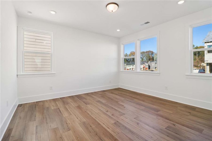 Spacious, unfurnished interior of a new home in Park Vue, Atlanta (Image 21).