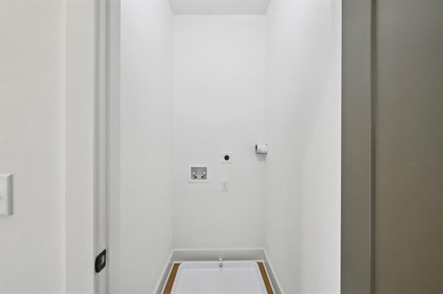 Spacious, unfurnished interior of a new home in , Atlanta (Image 18).