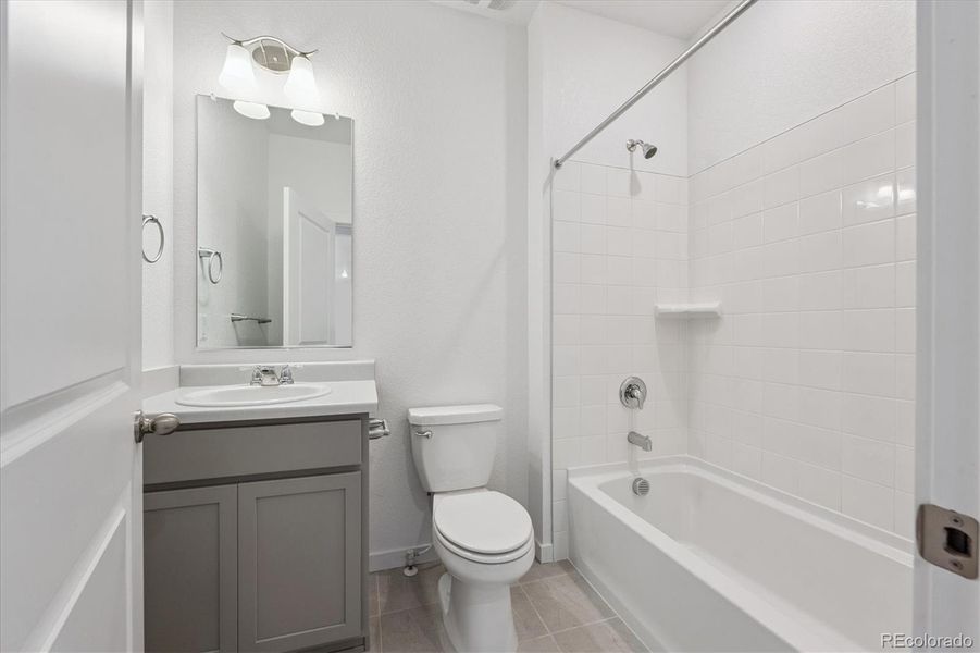 Furnished interior view inside a new home in Settlers Crossing, Commerce City (Image 10). Furnished interior view inside a new home in Settlers Crossing, Commerce City (Image 10).