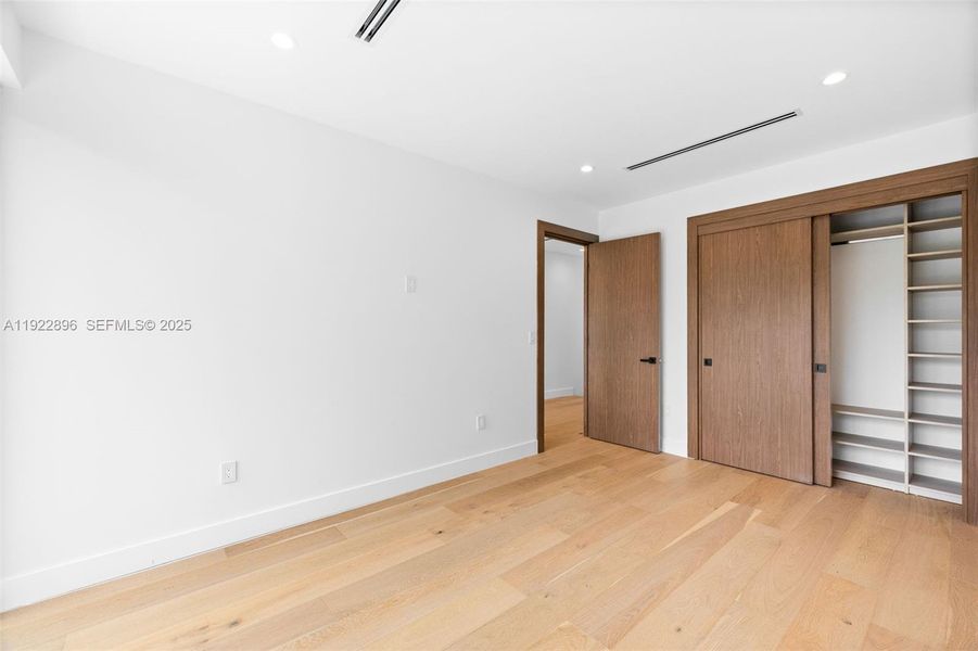 Spacious, unfurnished interior of a new home in , Miami (Image 53).