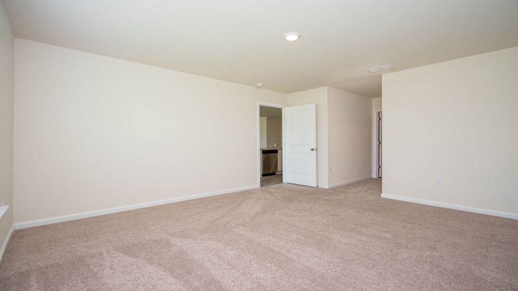 Representative unfurnished interior of a home built from the ARIA by D.R. Horton in Jordanville Farms, Galivants Ferry (Image 29).