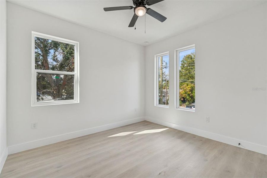 Spacious, unfurnished interior of a new home in , Tampa (Image 25).