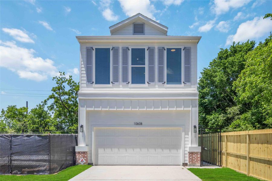 Front exterior of a new home in , Houston, TX, highlighting curb appeal (Image 30).