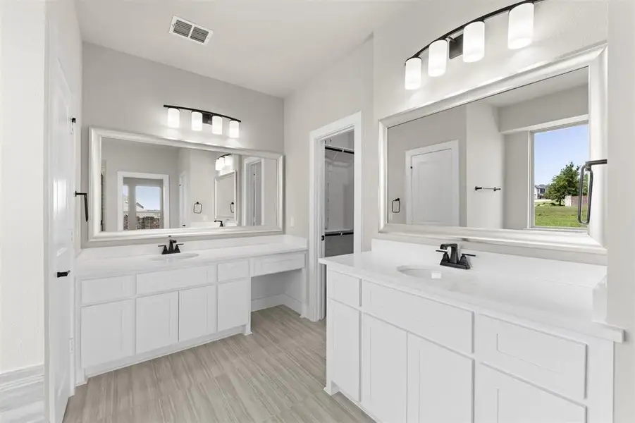 Furnished interior view inside a new home in Woodcreek, Rockwall (Image 10).
