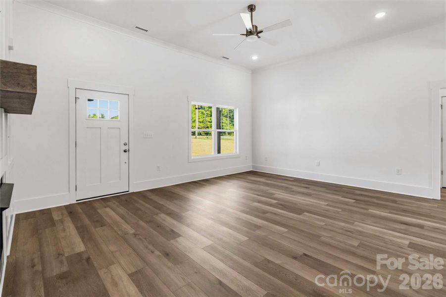 Spacious, unfurnished interior of a new home in , Clover (Image 24).