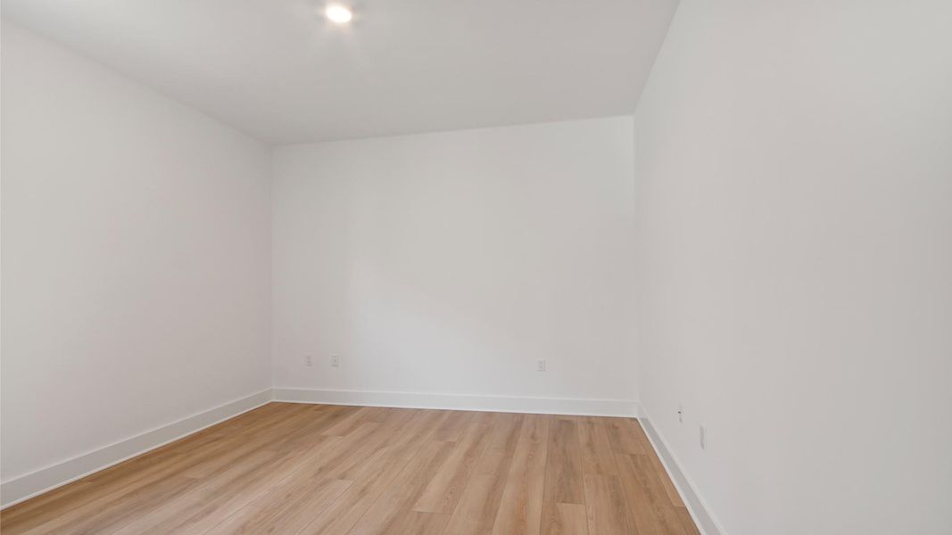 Spacious, unfurnished interior of a new home in Breakfast Point East Phase II, Panama City Beach (Image 27).