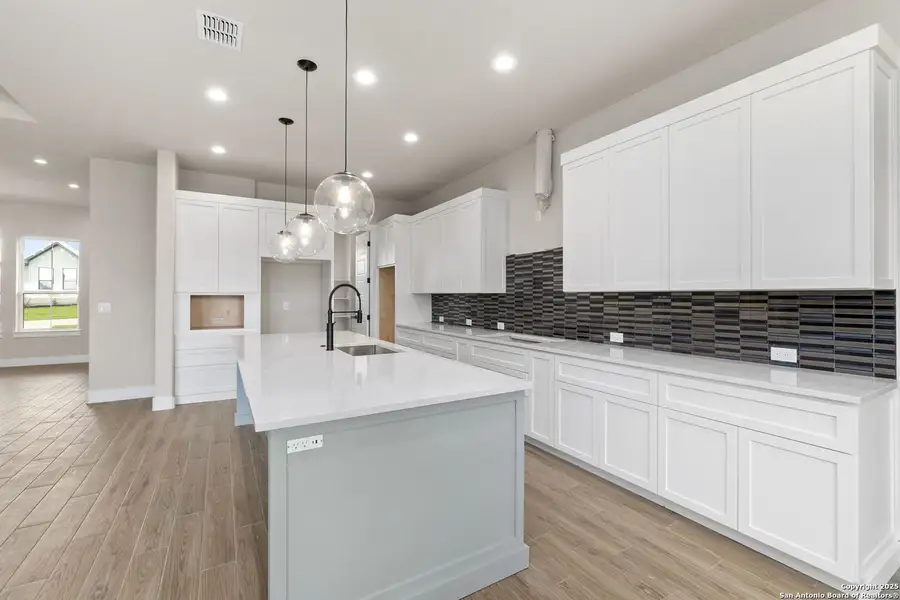 Furnished interior view inside a new home in , Wimberley (Image 6).