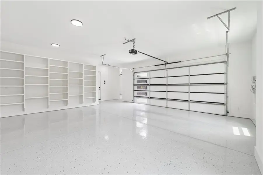 Spacious, unfurnished interior of a new home in , Hoschton (Image 50).