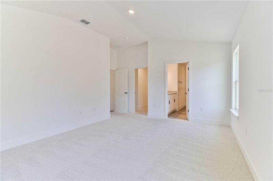 Spacious, unfurnished interior of a new home in Briarwood, Alachua (Image 20). Spacious, unfurnished interior of a new home in Briarwood, Alachua (Image 20).