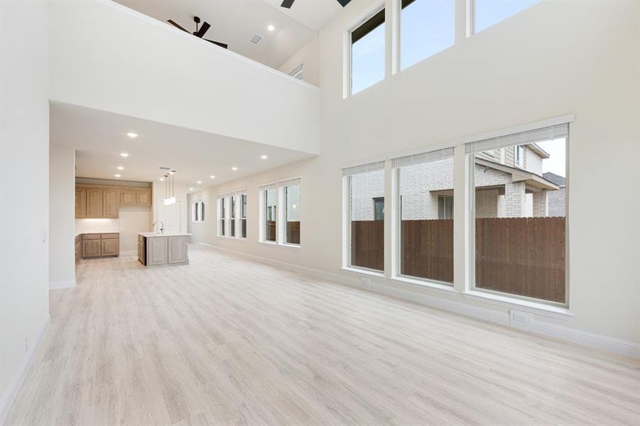 Spacious, unfurnished interior of a new home in Star Ranch, Godley (Image 16).