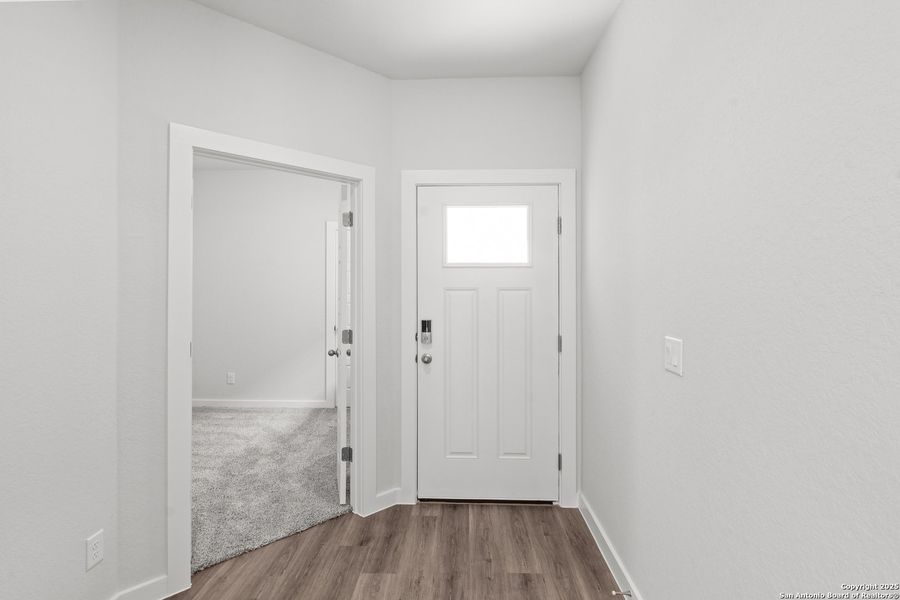 Spacious, unfurnished interior of a new home in Highland Ridge, New Braunfels (Image 23). Spacious, unfurnished interior of a new home in Highland Ridge, New Braunfels (Image 23).