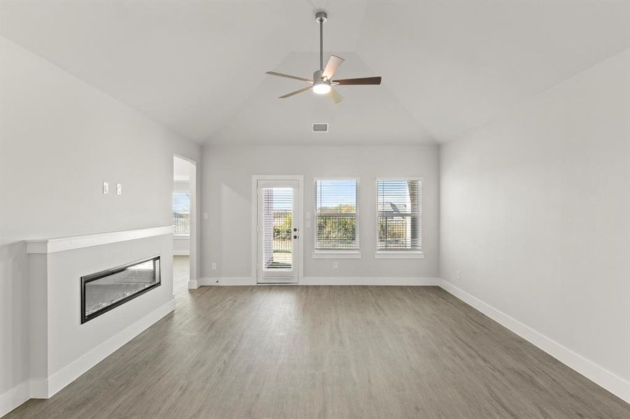 12. 705 Valley Pines - Family 12. 705 Valley Pines - Family