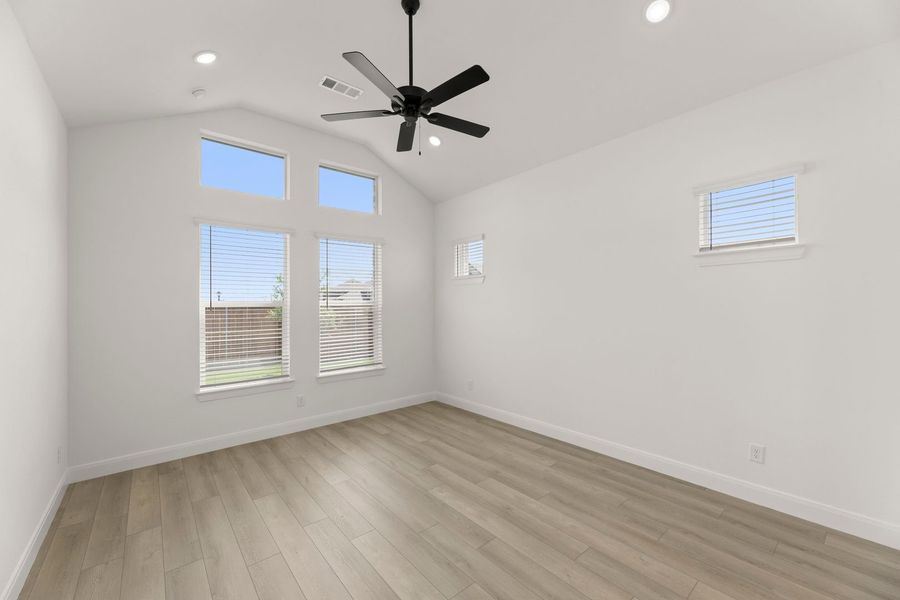 Spacious, unfurnished interior of a new home in Lily Creek at Sutton Fields, Aubrey (Image 27). Spacious, unfurnished interior of a new home in Lily Creek at Sutton Fields, Aubrey (Image 27).