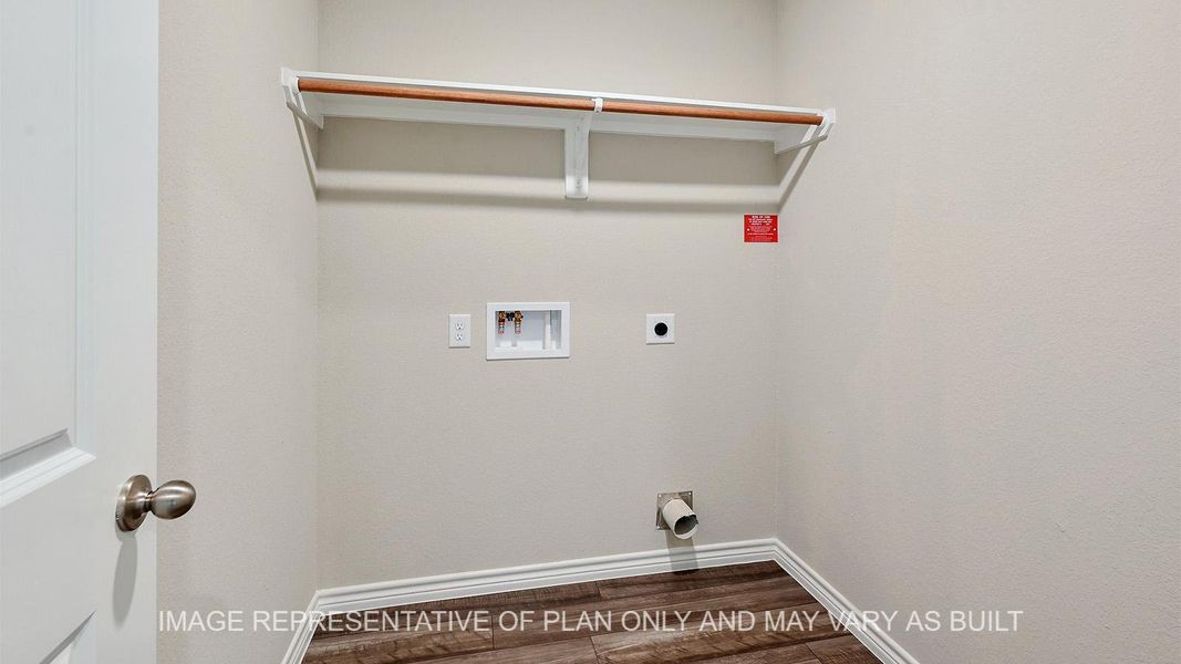 Spacious, unfurnished interior of a new home in Southern Pointe, College Station (Image 15). Spacious, unfurnished interior of a new home in Southern Pointe, College Station (Image 15).