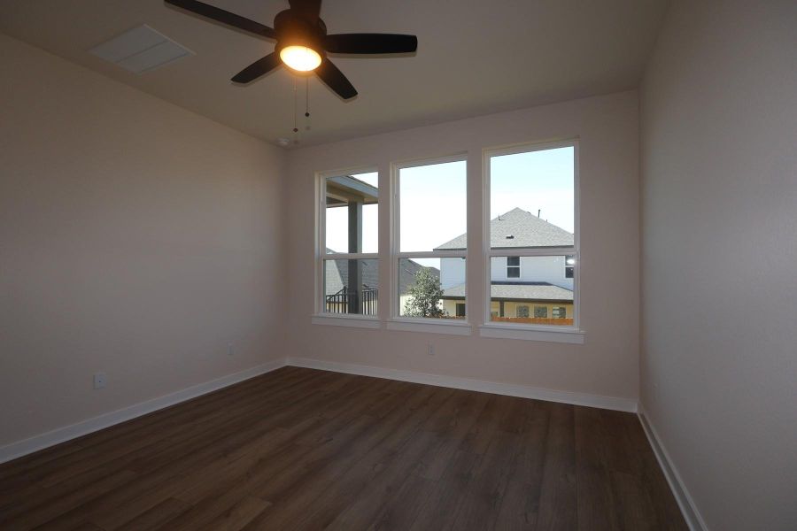 Spacious, unfurnished interior of a new home in Heritage, Dripping Springs (Image 13).