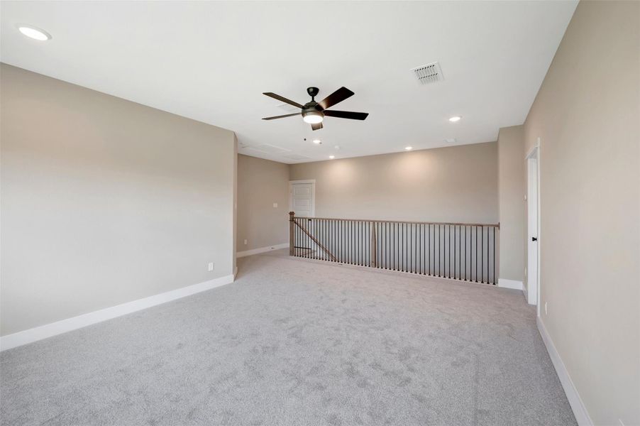 Spacious, unfurnished interior of a new home in Retreat at Oak Park, Houston (Image 20).
