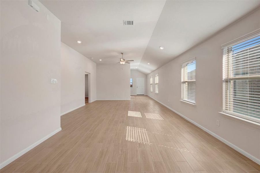 Spacious, unfurnished interior of a new home in Mobberly Farms, Pilot Point (Image 30).