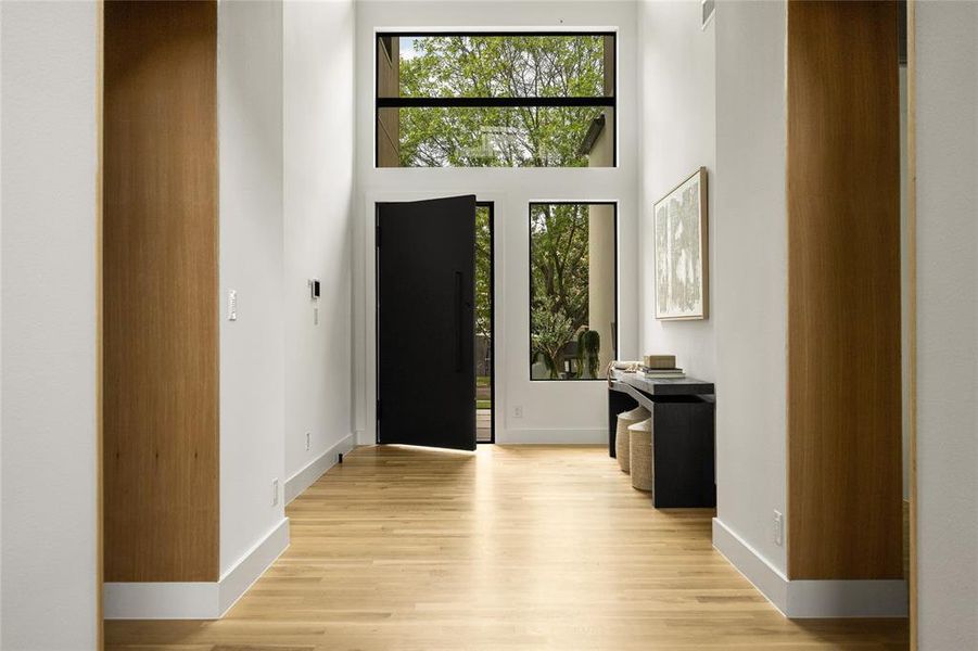 Spacious, unfurnished interior of a new home in , Dallas (Image 18).