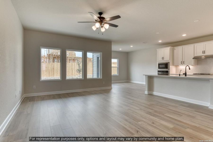 Spacious, unfurnished interior of a new home in Hennersby Hollow, San Antonio (Image 15).