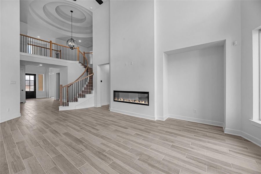 Spacious, unfurnished interior of a new home in Sienna, Missouri City (Image 14).