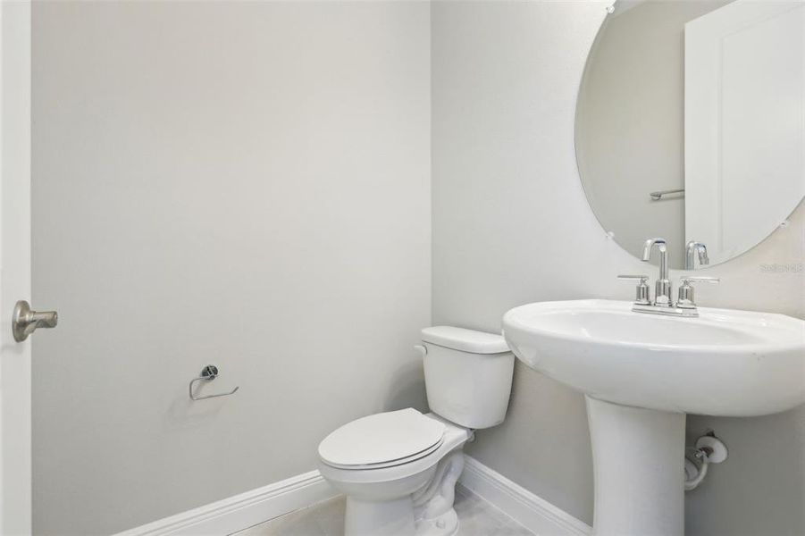 Furnished interior view inside a new home in Silverleaf Reserve Bungalows, Winter Garden (Image 5).