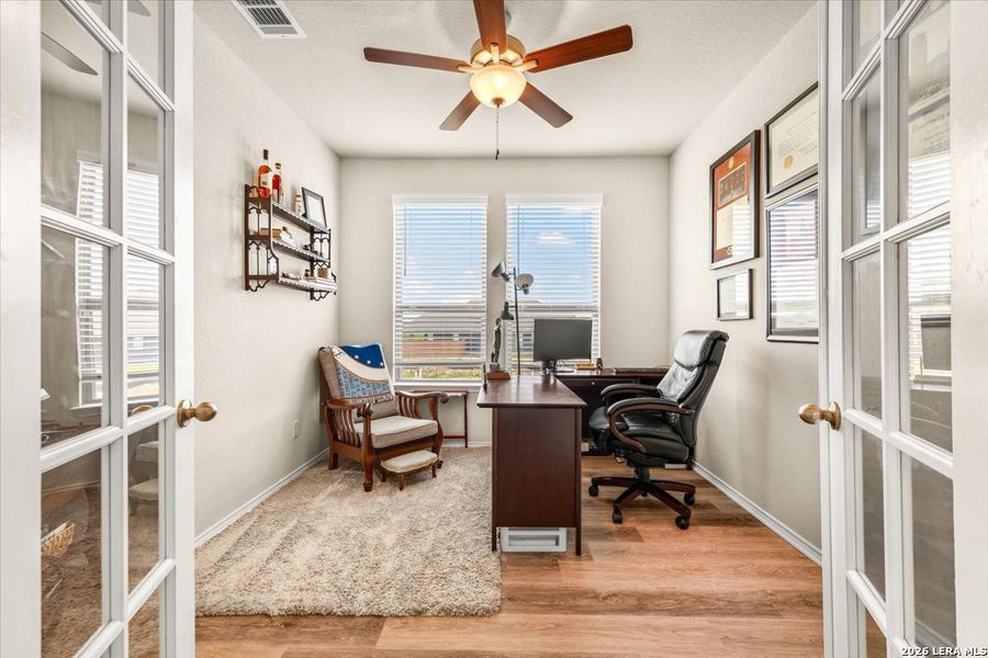 Furnished interior view inside a new home in Foxbrook, Cibolo (Image 20).