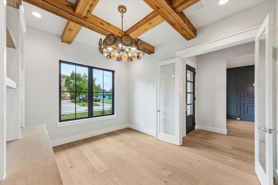 Spacious, unfurnished interior of a new home in Garden Oaks and Oak Forest, Houston (Image 33). Spacious, unfurnished interior of a new home in Garden Oaks and Oak Forest, Houston (Image 33).