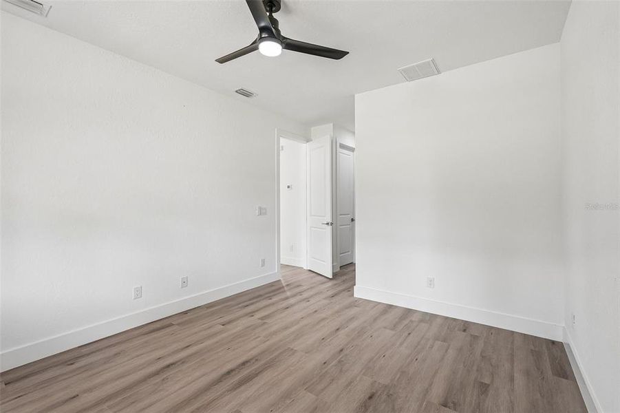 Spacious, unfurnished interior of a new home in , Port Charlotte (Image 38).