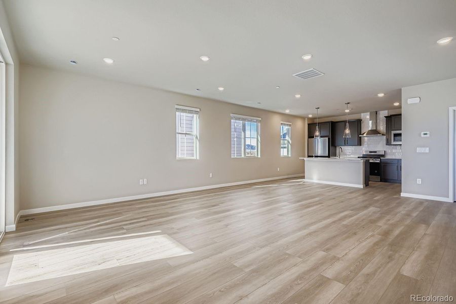 Spacious, unfurnished interior of a new home in Uplands, Westminster (Image 18).