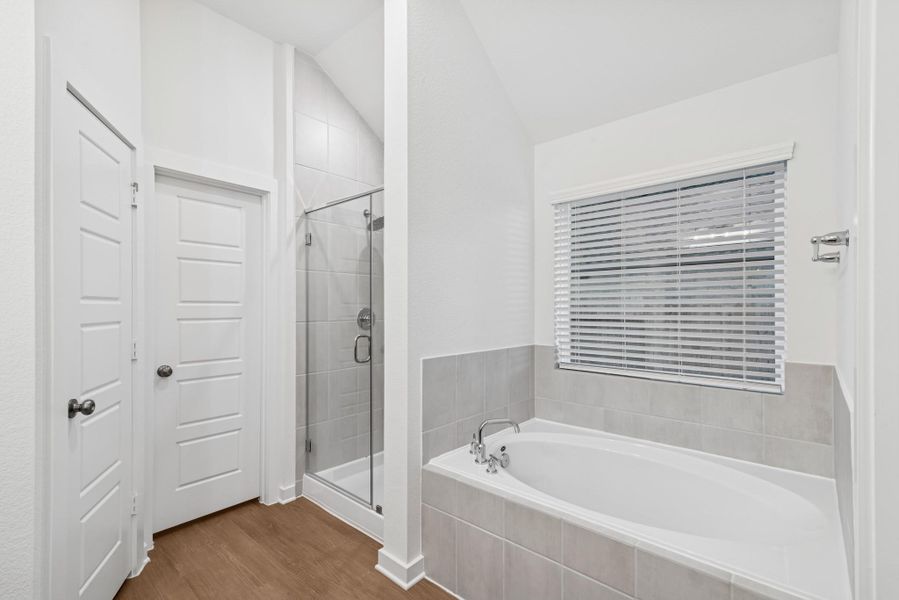 Furnished interior view inside a new home in Lago Mar, Santa Fe (Image 7). Furnished interior view inside a new home in Lago Mar, Santa Fe (Image 7).