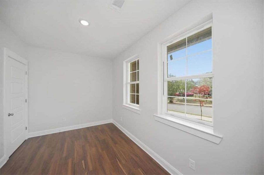Spacious, unfurnished interior of a new home in , Atlanta (Image 15).