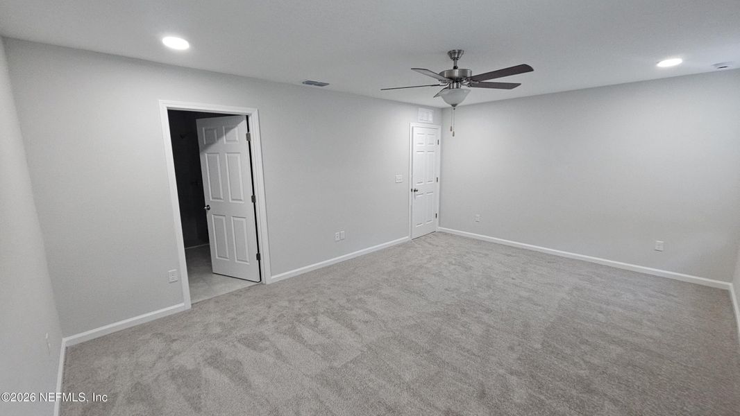 Spacious, unfurnished interior of a new home in , Jacksonville (Image 19).