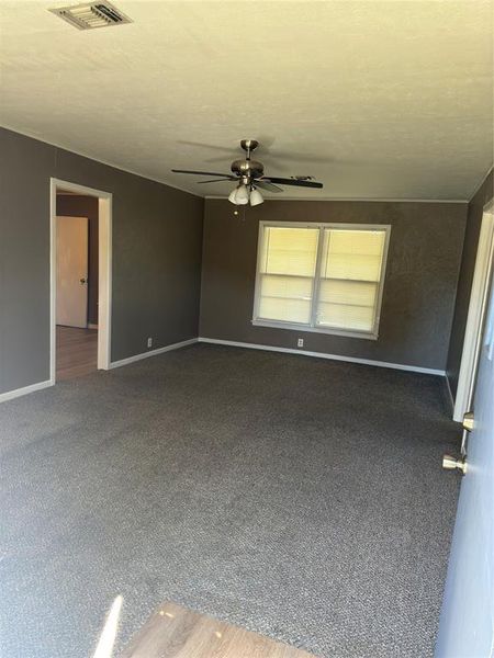 Spacious, unfurnished interior of a new home in , Paris (Image 5).