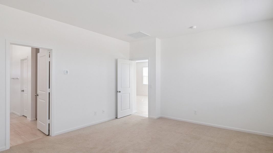 Spacious, unfurnished interior of a new home in Copper Falls, Buckeye (Image 23).