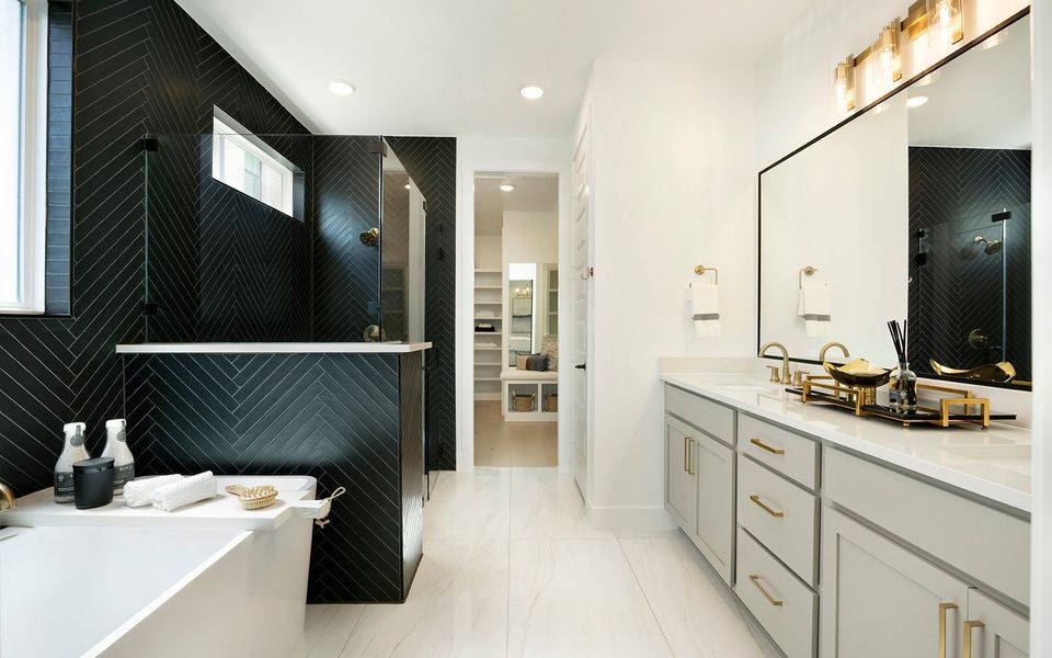 Representative furnished interior of a home built from the Lawrence by Brookfield Residential in Elyson, Katy (Image 10).