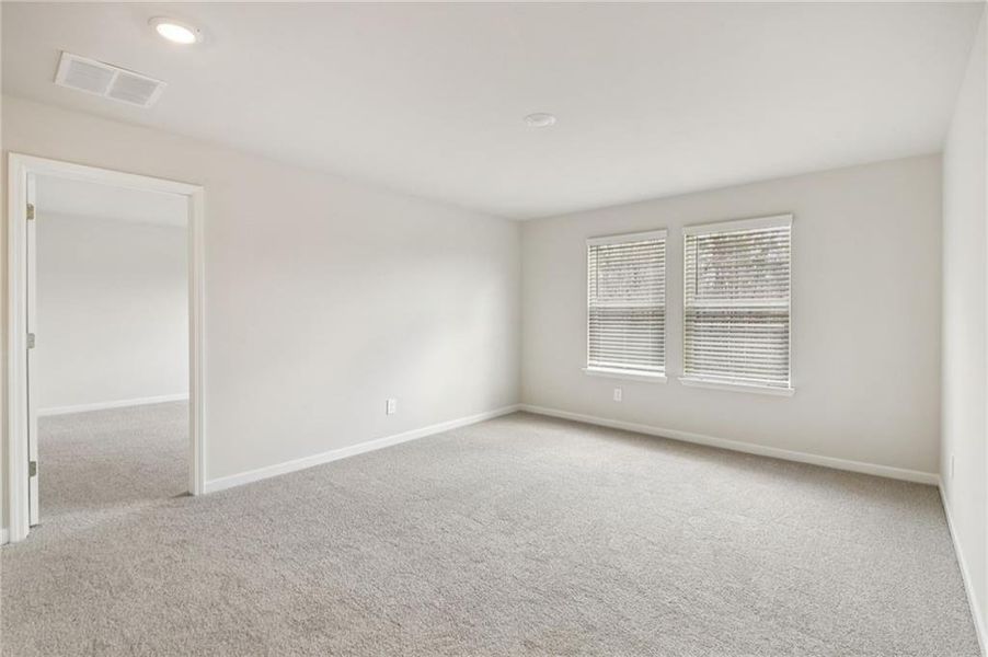 Spacious, unfurnished interior of a new home in Creekside at Oxford Park, Fairburn (Image 49). Spacious, unfurnished interior of a new home in Creekside at Oxford Park, Fairburn (Image 49).