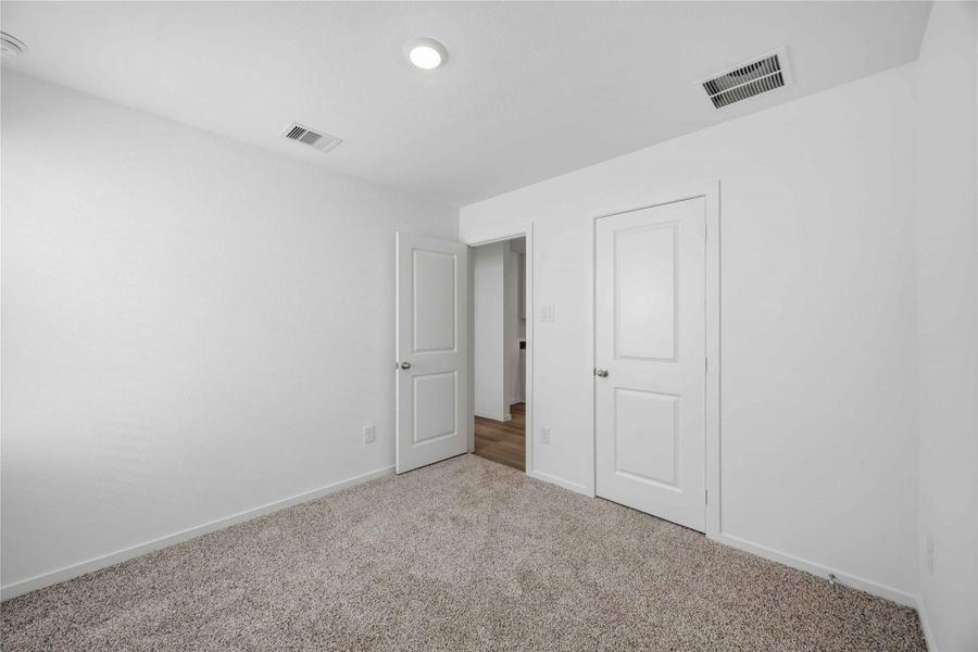 Spacious, unfurnished interior of a new home in Legacy Village, Houston (Image 15). Spacious, unfurnished interior of a new home in Legacy Village, Houston (Image 15).