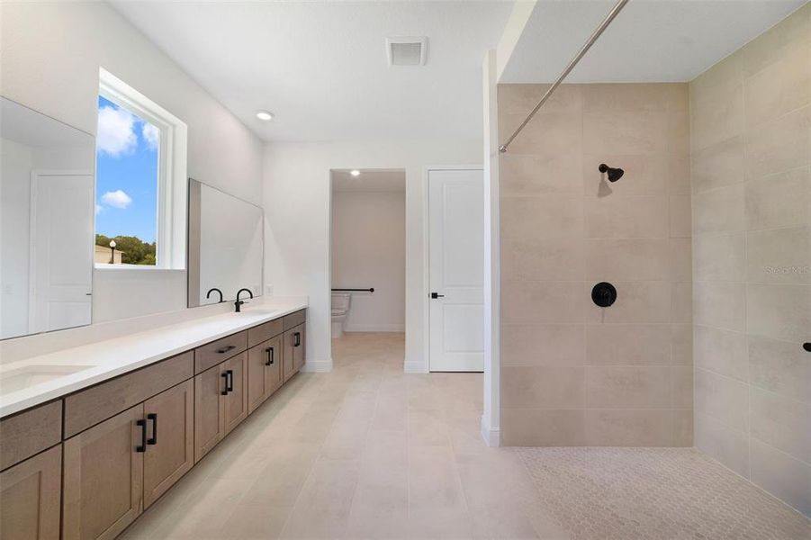 Furnished interior view inside a new home in Acuera Estates, Apopka (Image 9).