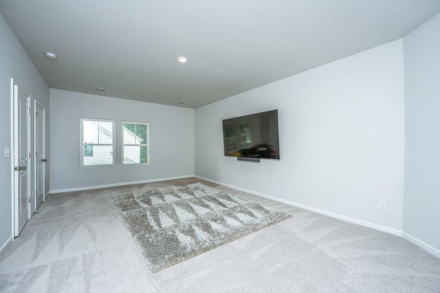Spacious, unfurnished interior of a new home in Saint John's Lake: Coastal Collection, Johns Island (Image 18).