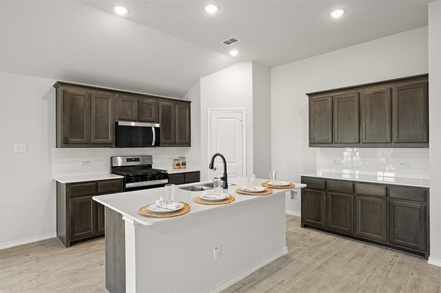 945 Abalone- Kitchen-3 945 Abalone- Kitchen-3