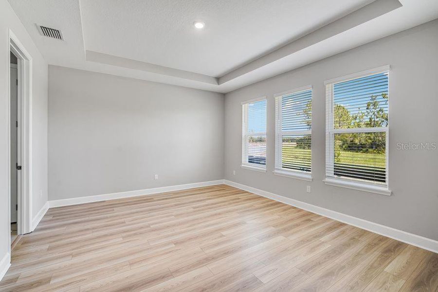 Spacious, unfurnished interior of a new home in Hammock at Two Rivers, Zephyrhills (Image 23).