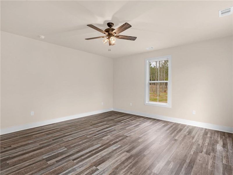 Spacious, unfurnished interior of a new home in , Mansfield (Image 24).